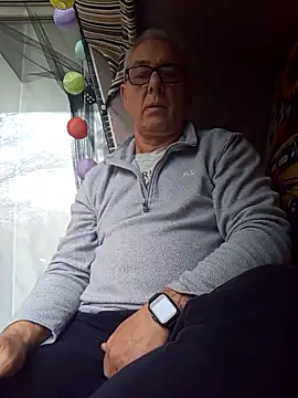 andy-1961 online show from December 14, 2025, 2:33 pm