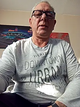 andy-1961 online show from December 15, 2025, 9:59 am
