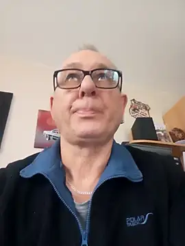 andy-1961 online show from December 2, 2025, 11:56 am