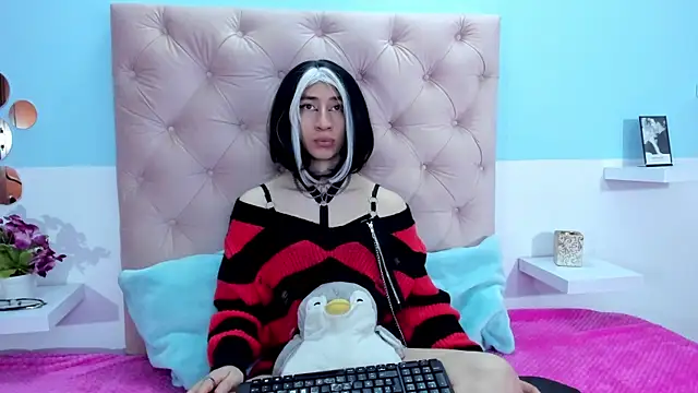 Snapshot of Charlothe_7 chatting on December 14, 2025, 4:08 am Charlothe 7 online show from December 14, 2025, 4:08 am