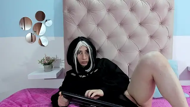 Snapshot of Charlothe_7 chatting on December 22, 2025, 4:23 am Charlothe 7 online show from December 22, 2025, 4:23 am