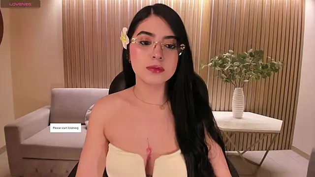 Snapshot of HaileyRoss_ chatting on June 23, 2026, 1:58 am HaileyRoss online show from June 23, 2026, 1:58 am