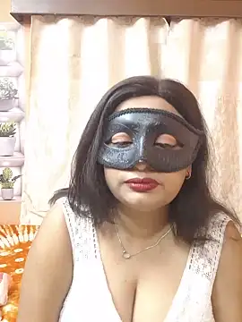 Cute-richa1 online show from June 15, 2026, 4:39 pm