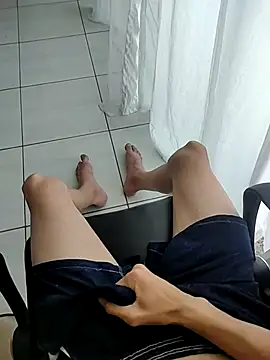 bnnzin online show from November 30, 2025, 6:41 pm