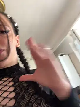 bettyButterfly online show from April 26, 2026, 11:18 am