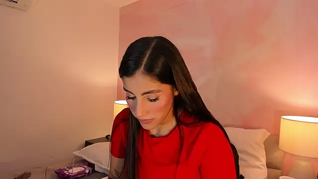 IsabelaStefano online show from June 6, 2026, 3:23 am