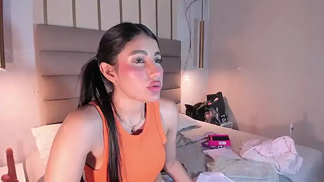 IsabelaStefano online show from June 19, 2026, 3:12 am