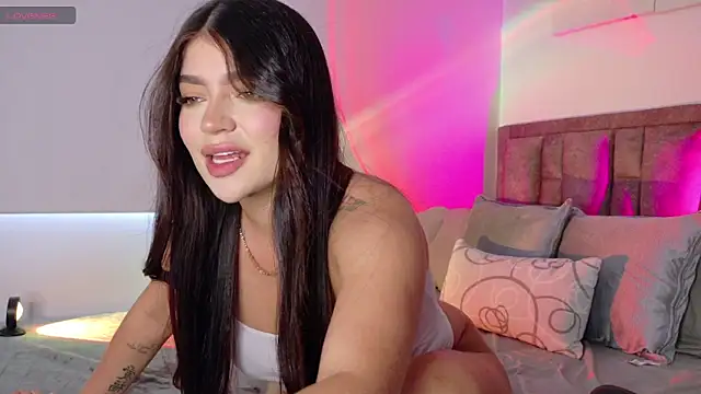 Snapshot of MarianaBaez1 chatting on April 14, 2026, 8:25 pm MarianaBaez1 online show from April 14, 2026, 8:25 pm