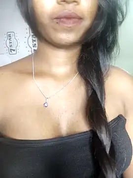 Simran 0011 online show from April 22, 2026, 9:32 pm