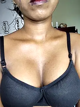 Simran 0011 online show from May 1, 2026, 1:54 am