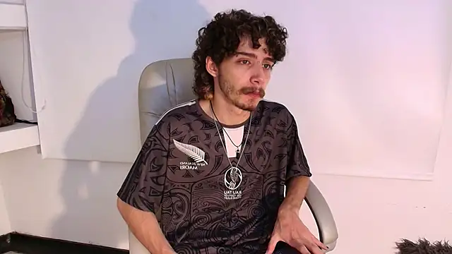 Snapshot of JojoBraando chatting on April 7, 2026, 12:12 am JojoBraando online show from April 7, 2026, 12:12 am