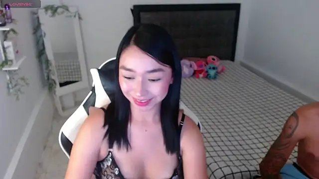 Ariel Laurentt online show from July 3, 2026, 2:18 am
