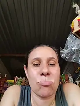 MIA-LARIOS online show from June 29, 2026, 9:47 pm
