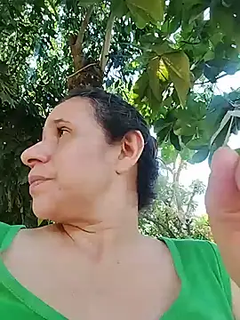 MIA-LARIOS online show from June 12, 2026, 2:59 pm