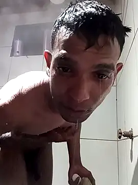 Gzinho69ik online show from June 26, 2026, 9:42 pm
