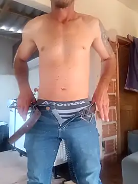 RobertoLuiz84 online show from February 4, 2026, 4:57 pm