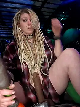 Horny hippie online show from February 22, 2026, 11:06 pm