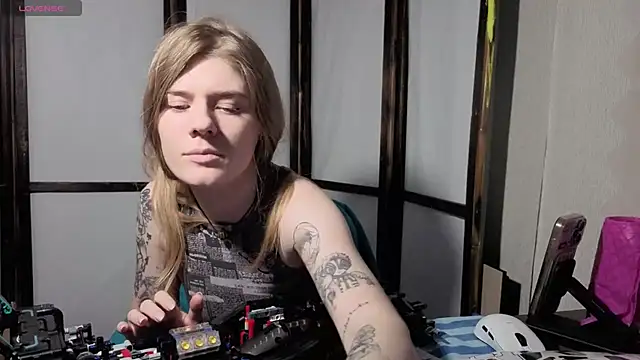 Adell Love online show from June 10, 2026, 4:08 pm