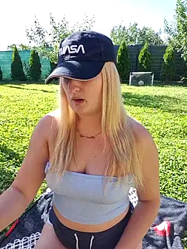 dixielarys online show from June 18, 2026, 5:50 am