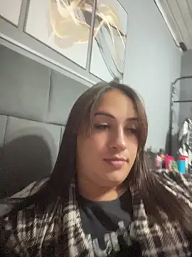 larysinha online show from June 25, 2026, 11:10 pm