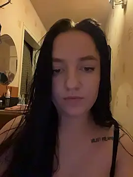 DianazLove1 online show from January 7, 2026, 6:24 pm