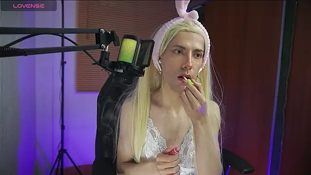 Asami y online show from April 16, 2026, 9:15 pm