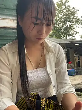 Maiphu34 online show from April 21, 2026, 12:56 am