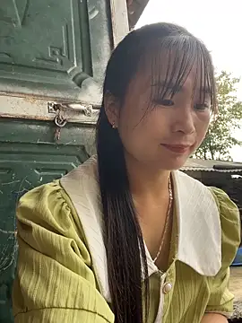 Maiphu34 online show from April 20, 2026, 2:03 am