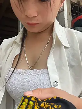 Maiphu34 online show from April 21, 2026, 2:03 am