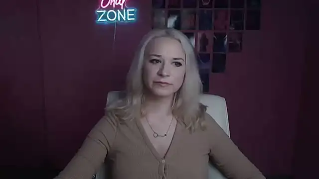 Melodie Aster online show from July 6, 2026, 5:25 am