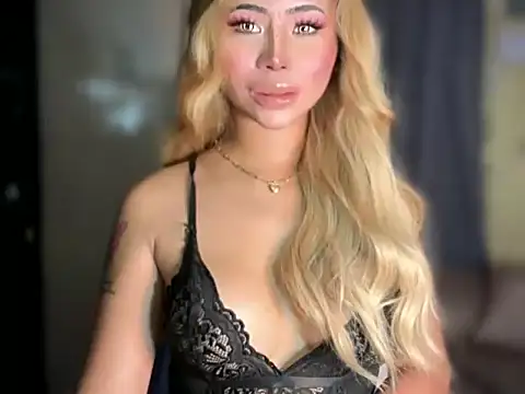 Snapshot of Your_innocentwomenxx chatting on March 8, 2026, 10:40 am Your innocentwomenxx online show from March 8, 2026, 10:40 am