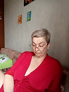 Snapshot of Bastet422111 chatting on April 6, 2026, 11:22 am Bastet422111 online show from April 6, 2026, 11:22 am