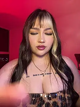 Daniela ruizz online show from June 7, 2026, 4:07 am