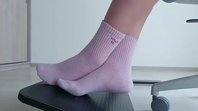 Feetbeth online show from June 9, 2026, 9:27 pm