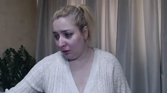 Snapshot of sweetpussy13 chatting on March 5, 2026, 7:16 am sweetpussy13 online show from March 5, 2026, 7:16 am