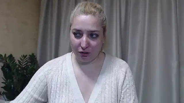 Snapshot of sweetpussy13 chatting on March 18, 2026, 6:49 am sweetpussy13 online show from March 18, 2026, 6:49 am