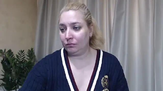 Snapshot of sweetpussy13 chatting on March 22, 2026, 6:59 am sweetpussy13 online show from March 22, 2026, 6:59 am