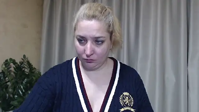 Snapshot of sweetpussy13 chatting on March 4, 2026, 7:05 am sweetpussy13 online show from March 4, 2026, 7:05 am