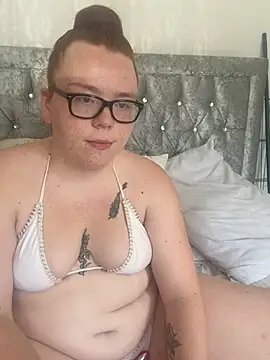 AnnieAinsx online show from June 26, 2026, 11:16 am