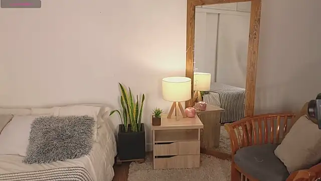 Grecia Miller  online show from February 16, 2026, 12:04 pm