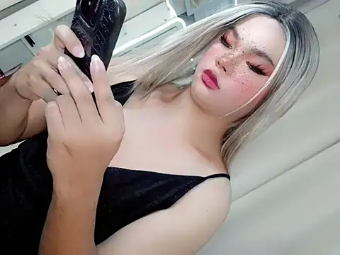 Shaneloveme online show from June 17, 2026, 3:11 pm