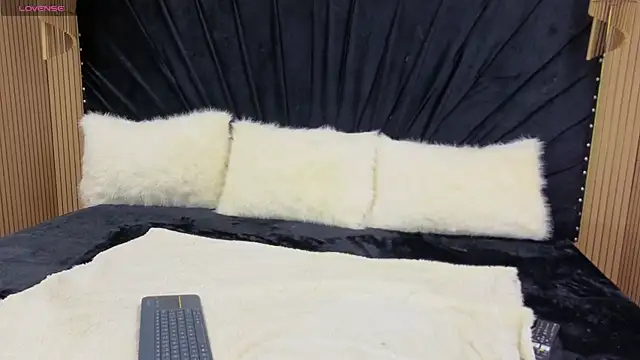 Snapshot of Megan-Horney- chatting on April 1, 2026, 1:41 pm Megan-Horney- online show from April 1, 2026, 1:41 pm