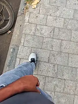 AqueousCrepe online show from April 23, 2026, 12:40 pm