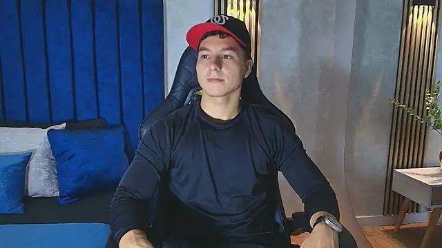 Noah Clarkk online show from June 24, 2026, 5:44 pm
