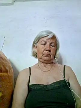 KlaudiaDarling online show from June 8, 2026, 8:04 am