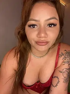 Isisbennett online show from April 18, 2026, 6:43 pm
