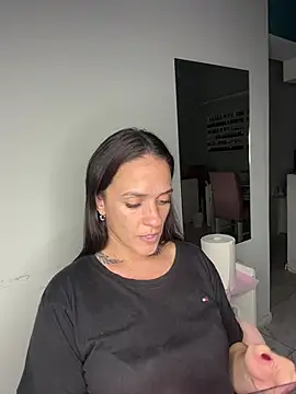 donatella07 online show from April 19, 2026, 1:50 am