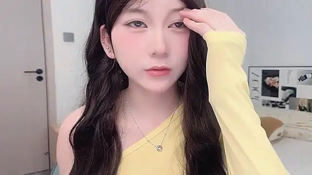 lnua-lnua online show from March 26, 2026, 1:48 am