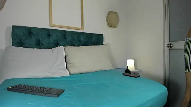 asher lux online show from June 9, 2026, 7:37 pm