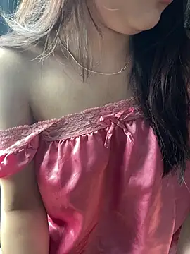 Linh DuongSexy online show from June 27, 2026, 2:28 am